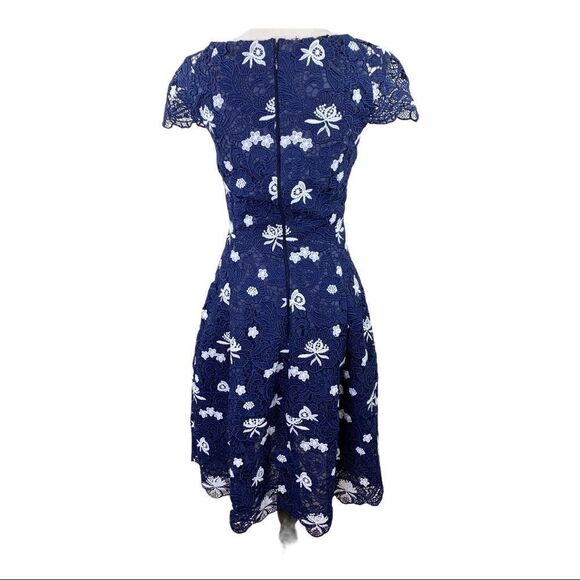 TALBOT RUNHOF Blue Lace Short Sleeved Cocktail Dress Sz 4‎ - Picture 2 of 16